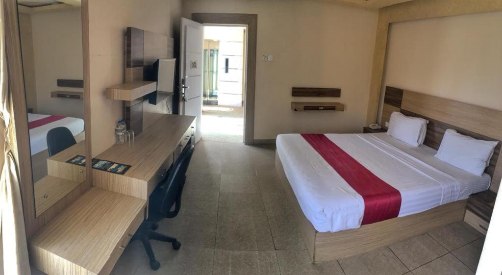 Royal Castle Hotel Negombo Eksteriør billede