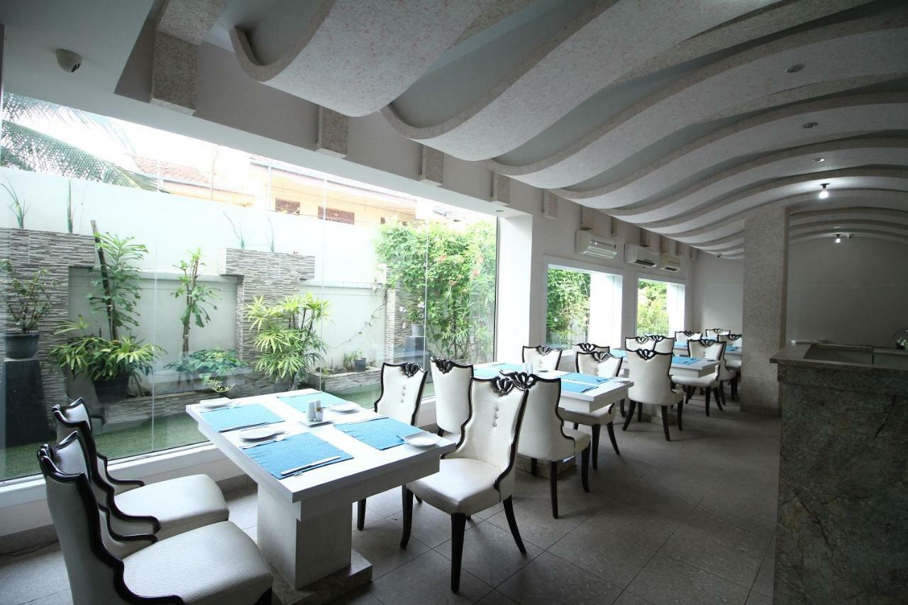 Royal Castle Hotel Negombo Eksteriør billede
